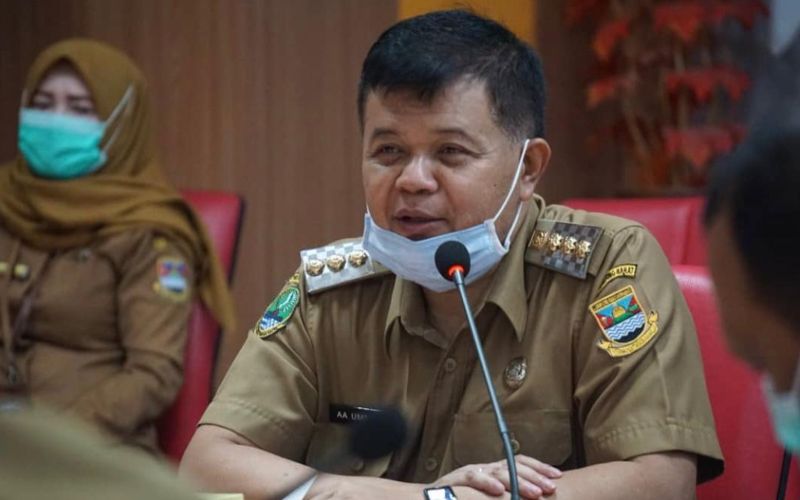 Korupsi Pengadaan Barang Covid-19, Bupati Bandung Barat & Anaknya Ditahan KPK
