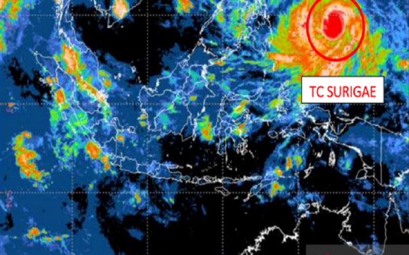 Begini Efek Siklon Tropis Surigae terhadap Cuaca Indonesia dalam 24 Jam ke Depan