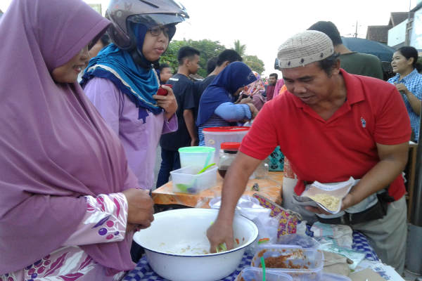 Pasar Tiban Langgar Prokes, Satpol PP Tak berdaya Menutup