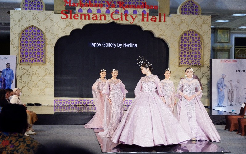 Sleman City Hall dan ASMAT Pro Sukses Gelar Recovery Movement Modest Fashion Show