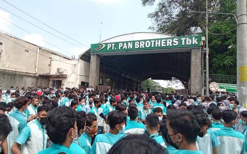 Karyawan Pan Brothers Boyolali Demo karena THR Dicicil 8 Kali dan Gaji 2 Kali