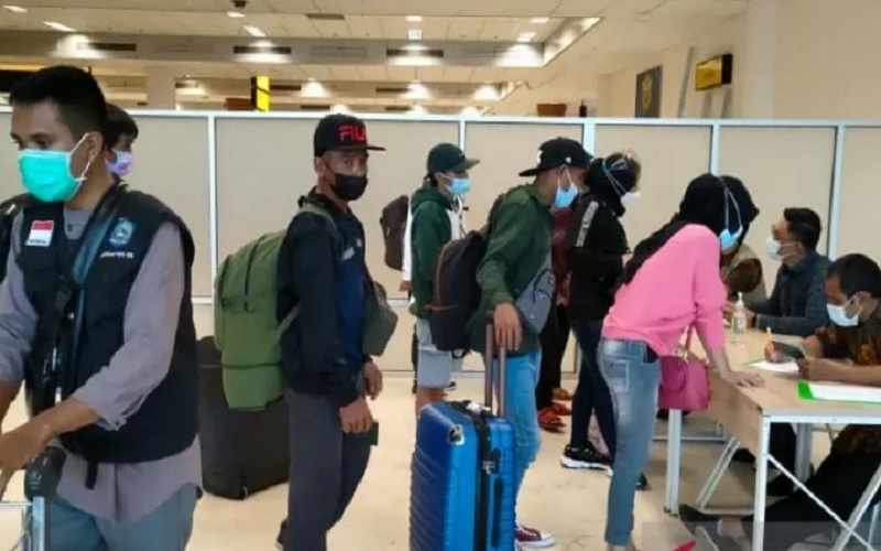 Penumpang Pesawat Positif Covid-19 Diberi Stempel Khusus