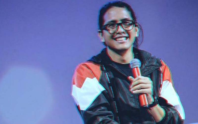 Tiba di Rumah Duka, Joanna Alexandra Langsung Cium Kening Jenazah Suaminya