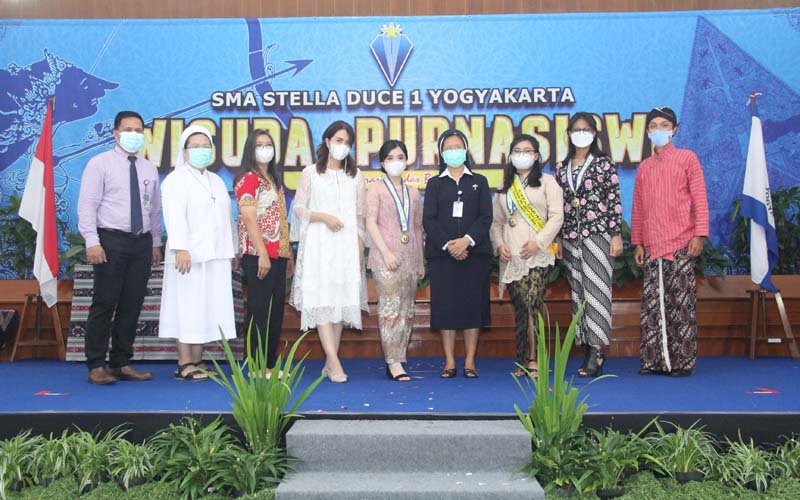 SMA Stella Duce 1 Yogyakarta Gelar Wisuda Purnasiswi