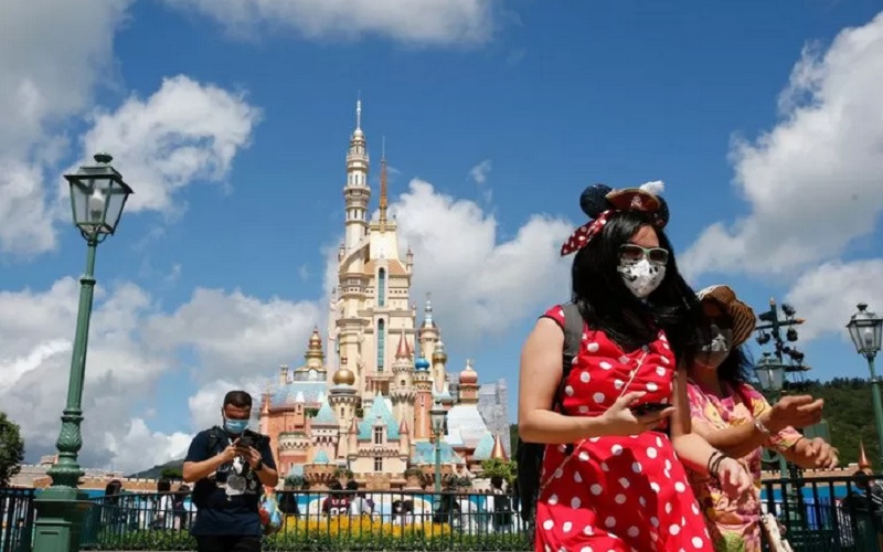 Disney World serta Taman Hiburan AS Bolehkan Turis Lepas Masker