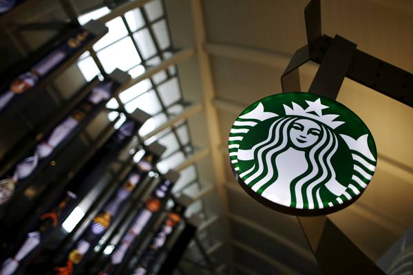 Starbucks dan Walmart di AS Izinkan Pengunjung Lepas Masker Bagi yang Sudah Divaksin