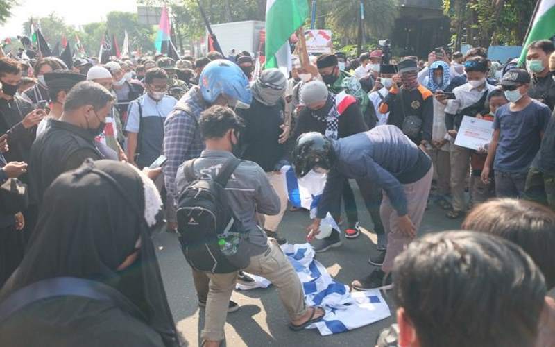 Letusan Mirip Tembakan Terdengar Saat Polisi Bubarkan Demo Belas Palestina di Solo, Ini Sumbernya