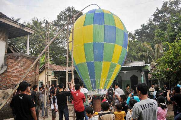 31 Orang Ditangkap karena Terbangkan Balon Udara