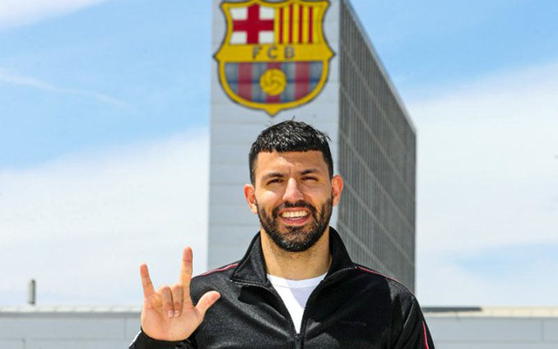 Aguero Resmi Gabung dengan Barcelona, Dikontrak 2 Tahun