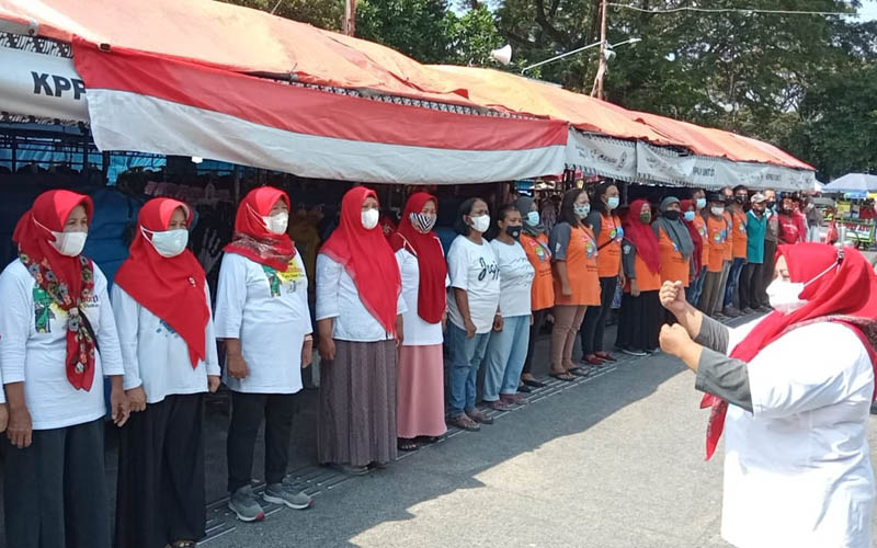 Pedagang di Malioboro Berbaris Sepanjang Jalan Peringati Hari Lahir Pancasila