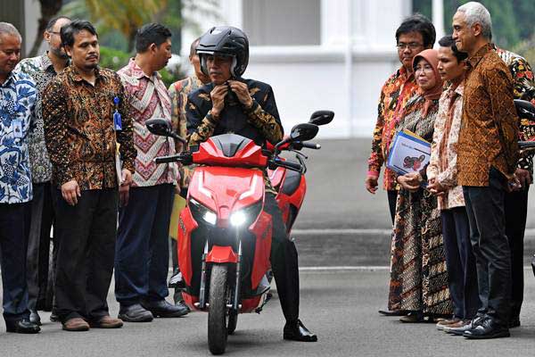 Pemerintah Dorong Konversi Sepeda Motor Konvensional ke Listrik