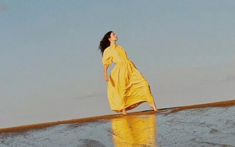 Semangat Ramah Lingkungan, Lorde Rilis Album Solar Power dengan CD Minim Residu