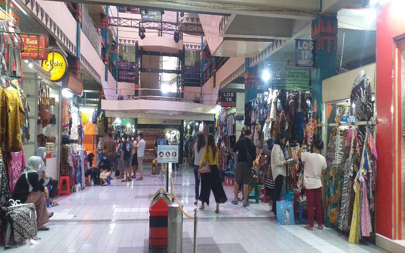 Hari Pertama PPKM Darurat, Kios Pakaian Pasar Beringharjo Masih Buka