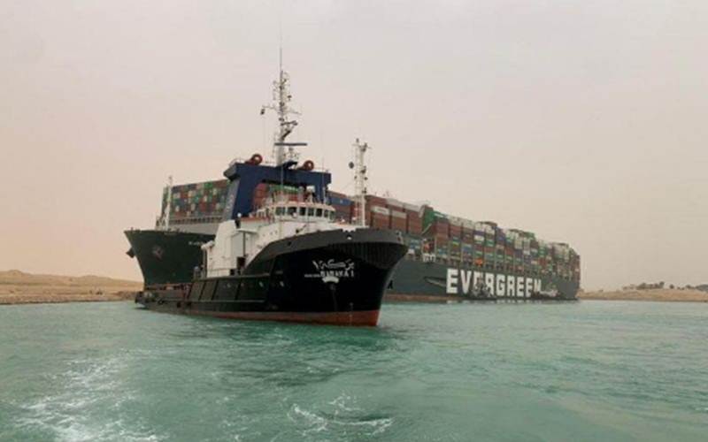 Kapal Ever Given yang 'Nyangkut' di Terusan Suez Masih Ditahan, Bakal Dibebaskan 7 Juli