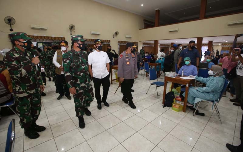 TNI-Polri Siap Fasilitasi Percepatan Vaksinasi di Jogja
