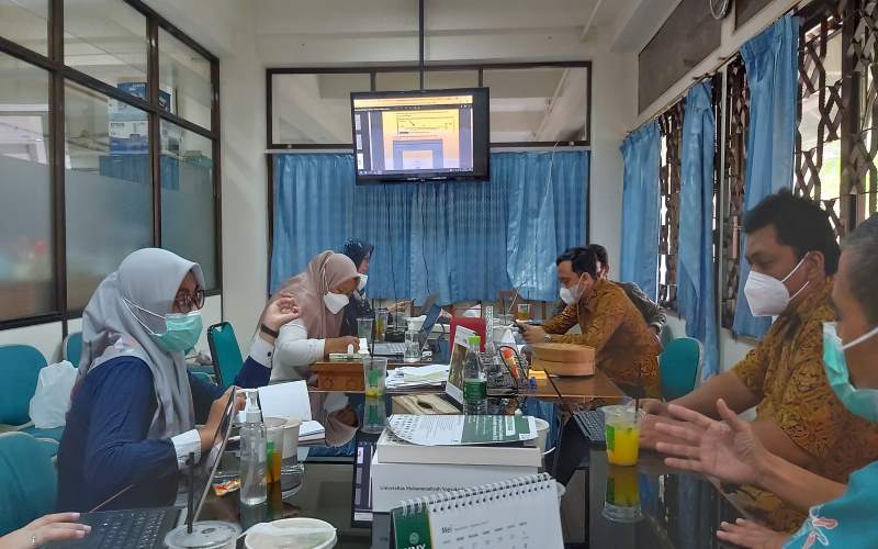Dosen UMY Dampingi Pengembangan Prosiding Online untuk Menampung Artikel Seminar Nasional