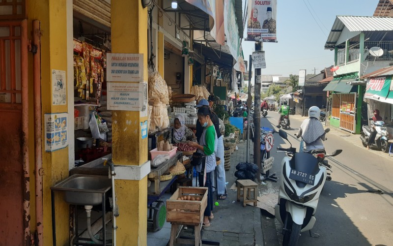 PPKM Diperpanjang, Pasar Tradisional Lengang