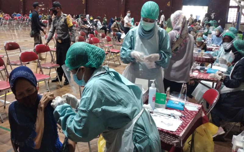 208 Juta Warga Indonesia Harus Disuntik Vaksin Untuk Capai Herd Immunity