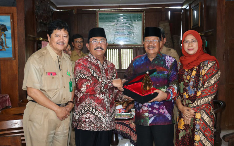 Sutedjo Kenang Almarhum Toyo Santoso Dipo dengan Jargonnya 