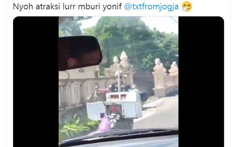 Viral Atraksi Berbahaya Penjual Tahu Bulat di Jogja, Melaju Sambil Ngaduk Gorengan