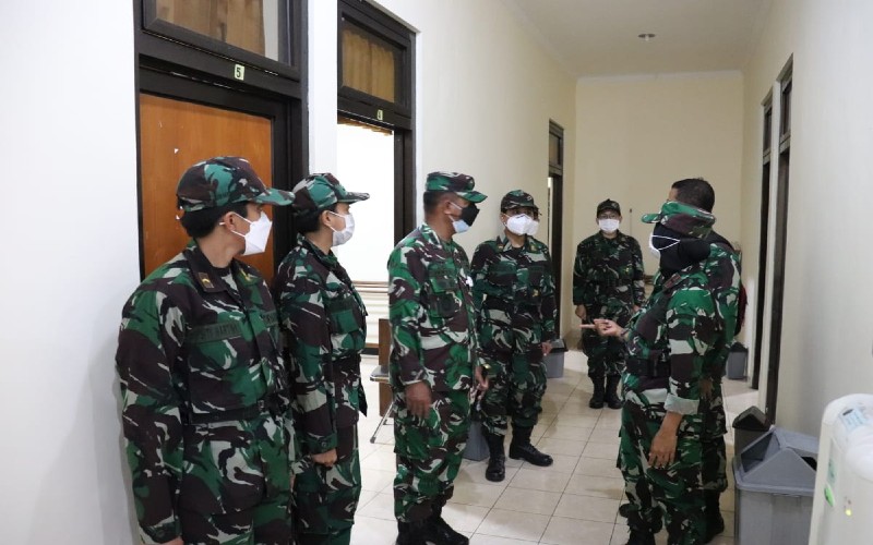 TNI Kirim Nakes Bantu Penanganan Pandemi Covid-19 di Sleman