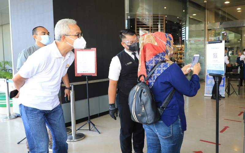 Ganjar Pranowo: Kewajiban Vaksin untuk Pengunjung Mall Enggak Fair