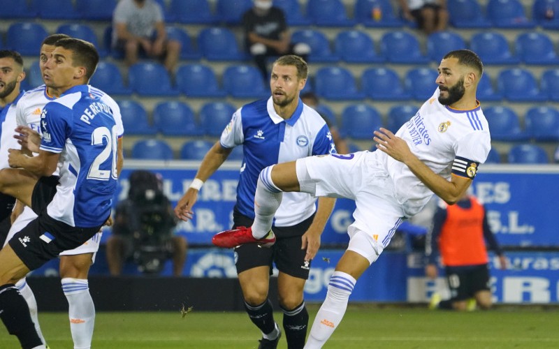 Real Madrid Unggul Atas Alaves, Karim Benzema Cetak 2 Gol