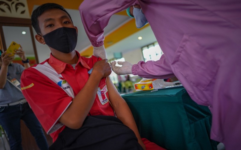 1.300 Operator SPBU, SPBE dan Agen LPG Pertamina Jalani Vaksinasi Kepolisian di DIY