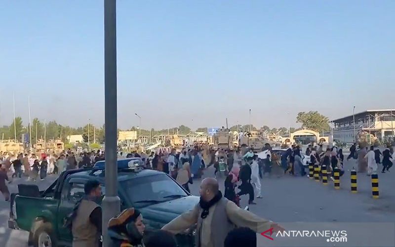 Evakuasi di Bandara Afghanistan Kacau, 7 Orang Tewas