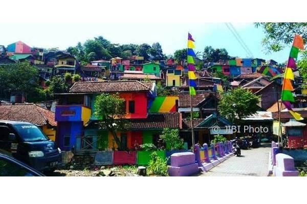 Kampung Pelangi di Indonesia Masuk 10 Desa Terindah di Dunia