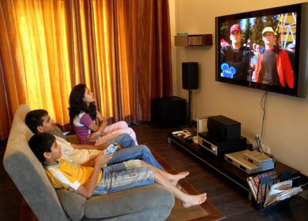 Siaran TV Digital Mulai Tahun Depan, Harga STB Bakal Melonjak