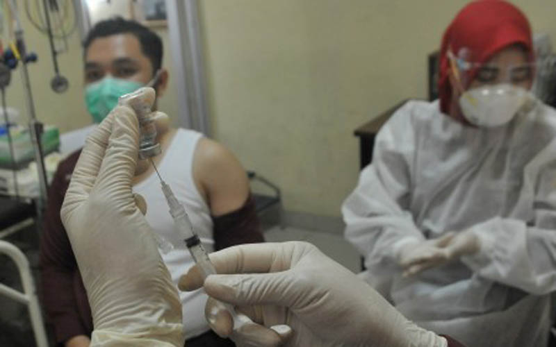 Nakes Kota Magelang Mulai Disuntik Vaksin 