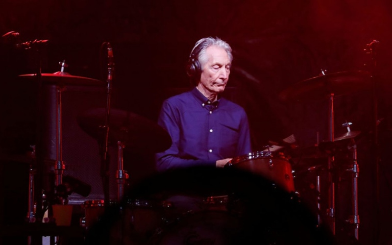 Drummer Rolling Stones Charlie Watts Meninggal Dunia ...