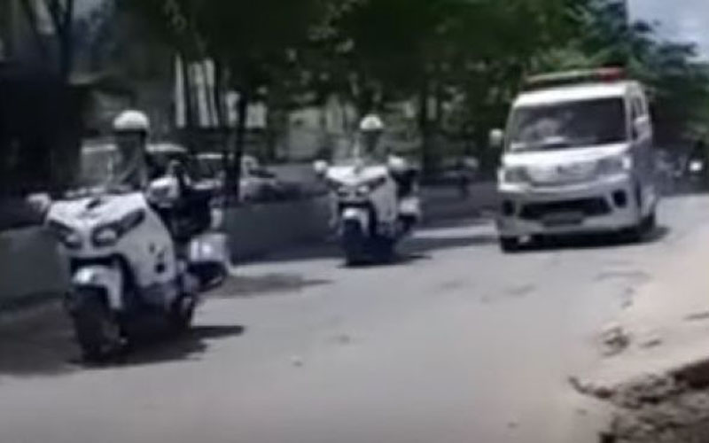 Viral Video Mobil Jokowi Buka Jalan untuk Ambulans, Begini Penjelasan Setpres
