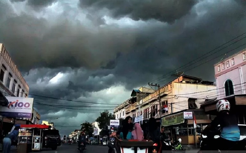 BMKG: Jawa Tengah Bagian Selatan Masuki Pancaroba, Berpotensi Gangguan Cuaca Selama Sepekan 