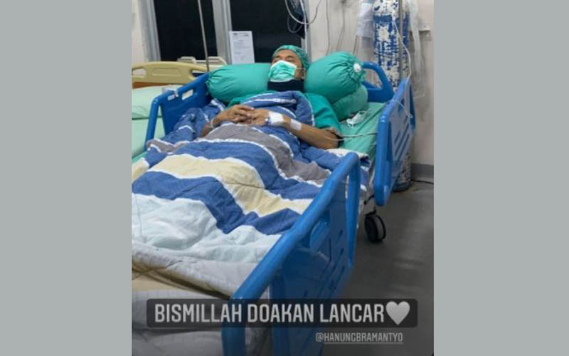 Hanung Bramantyo Jalani Operasi Pengobatan Saraf Kejepit, Zaskia Mecca Minta Doa