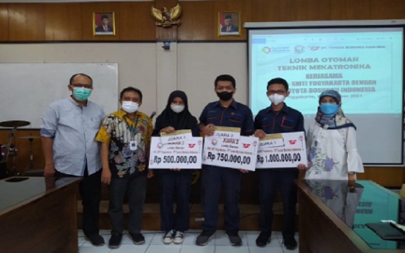 Lomba Otomasi SMK-SMTI Yogyakarta Membuka Potensi Kerja   