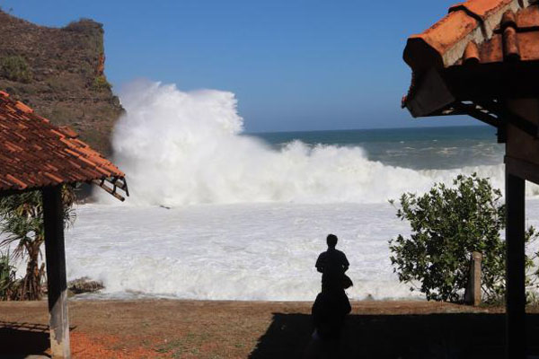 Awas! Gelombang Tinggi Berpotensi Terjadi di Laut Selatan Jabar hingga DIY