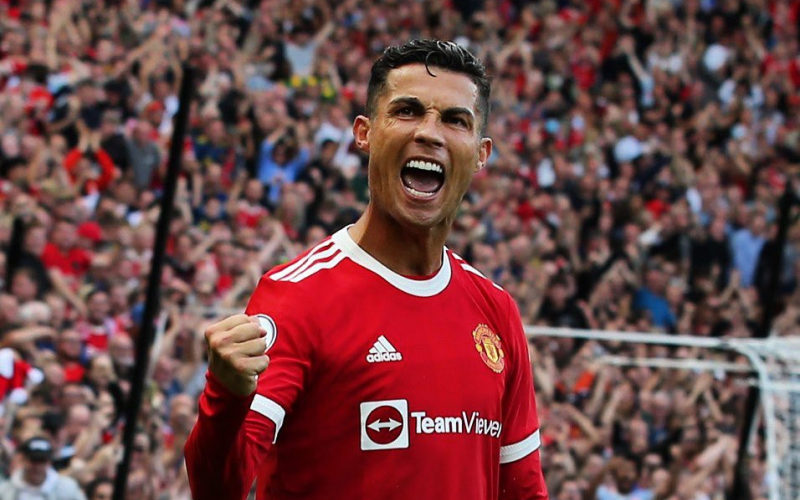 Ronaldo Jadi Pesepak Bola Berpenghasilan Terbesar Sedunia