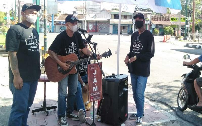 Di Jogja, Panggung Kafe Pindah ke Banyak Perempatan