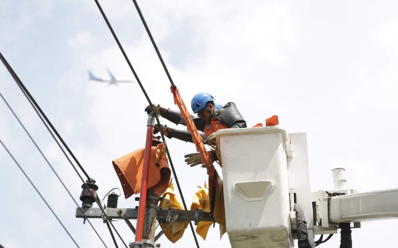 Musim Cuaca Ekstrim, PLN Antisipasi Potensi Gangguan Listrik