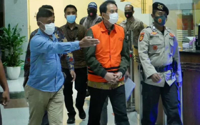 Azis Syamsuddin Disebut Punya 8 Orang di KPK untuk 'Amankan' Perkara 
