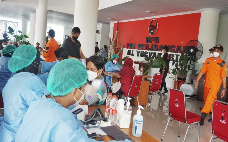 Layani Warga Jogja, Baguna PDIP DIY Gelar Vaksinasi Dosis Kedua