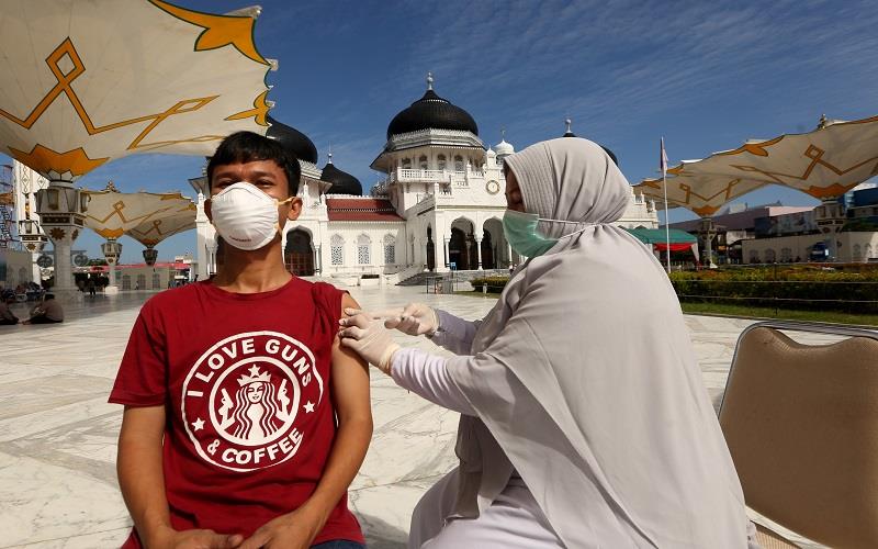 Vaksinasi Covid-19 di Indonesia Tembus 100 Juta Lebih
