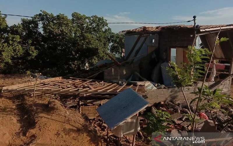 Gempa Bali, 4 Orang Tertimbun Material