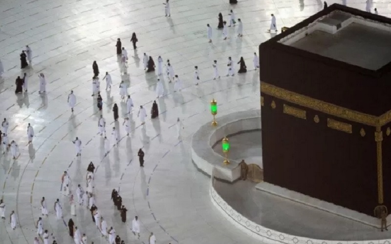 Covid-19 Mereda, Jaga Jarak di Masjid Arab Saudi Tak Berlaku Lagi