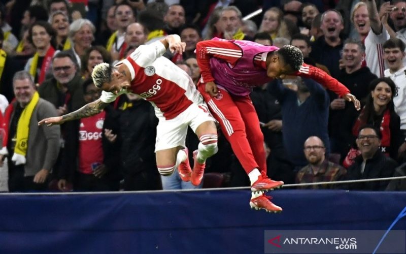 Ajax Permalukan Dortmund dengan 4 Gol Tanpa Balas