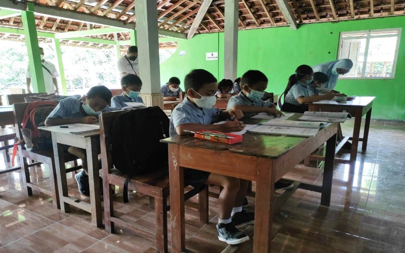 Sekolah Terkena Proyek JJLS, Siswa SD Negeri di Gunungkidul Belajar di Balai Dusun