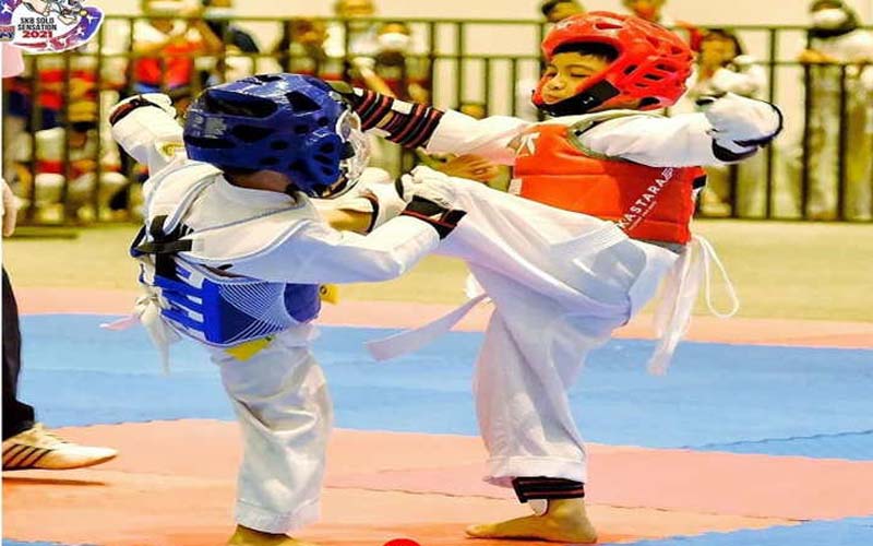 Pakai Rompi Merah saat Lomba Taekwondo, Jan Ethes Taklukkan Lawan Berompi Biru, Warganet: Kode Alam?