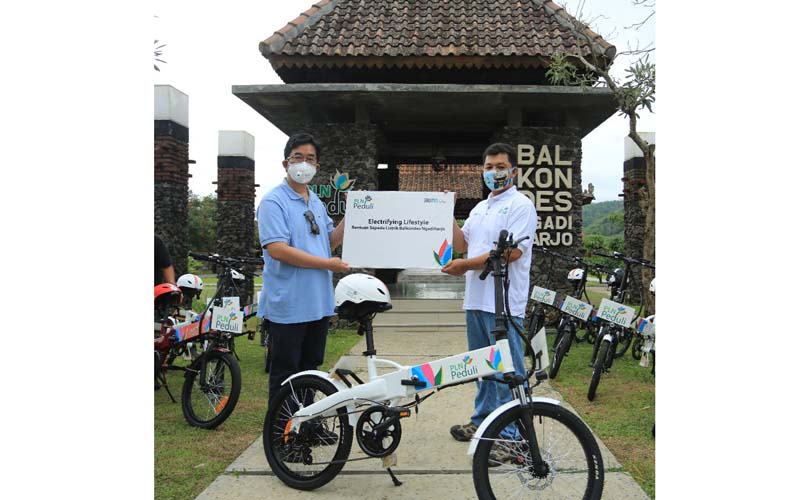 Dirut PLN Berikan Sepeda Listrik untuk Balkondes Ngadiharjo Borobudur